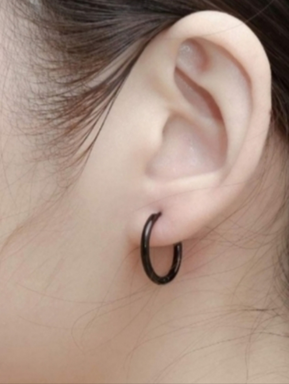 ❤️ Hypoallergenic Minimalist Jewelry Small Lightweight Hoops Black Enameled